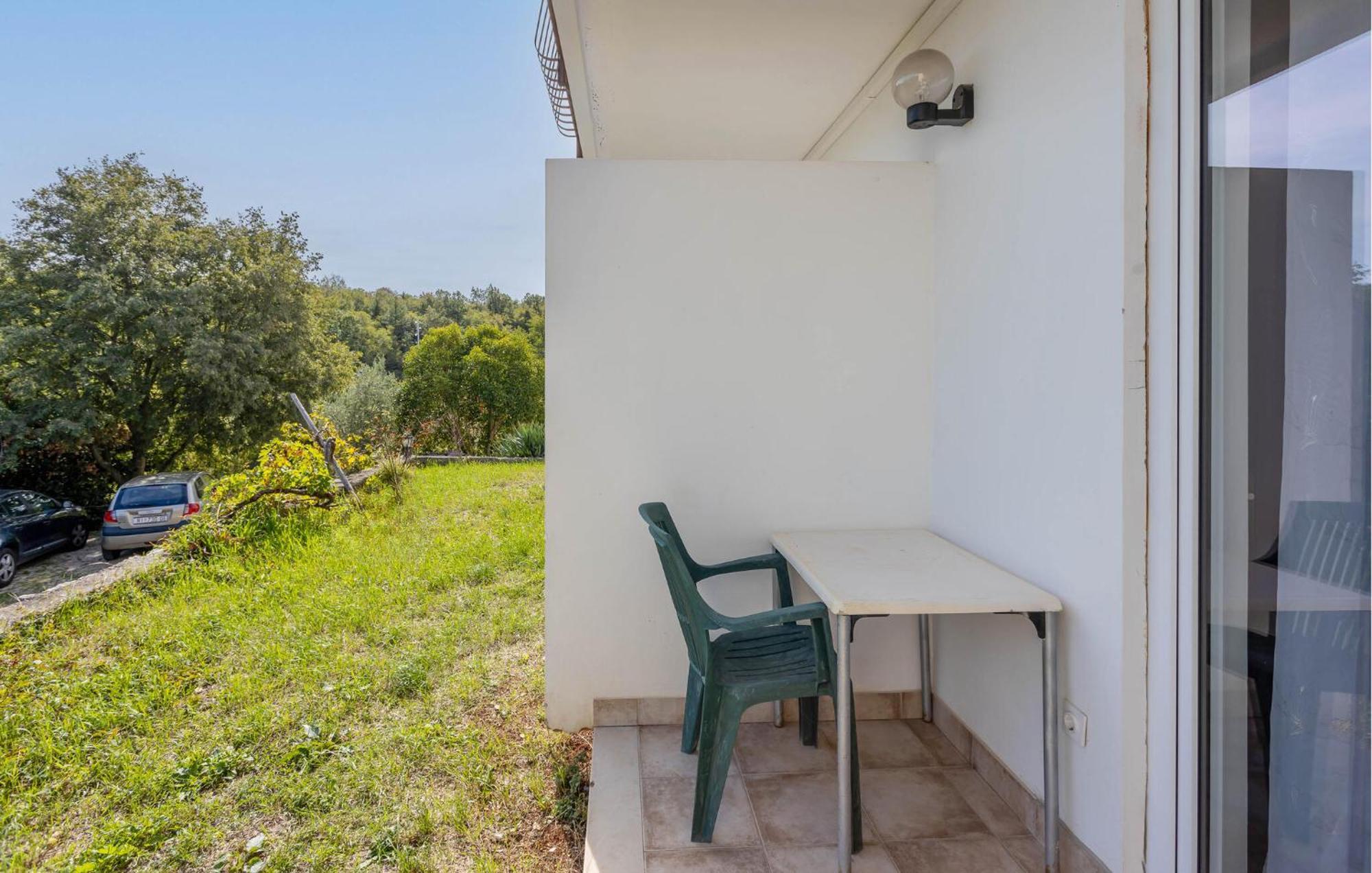 Gorgeous Apartment In Brsec With Kitchen Ngoại thất bức ảnh