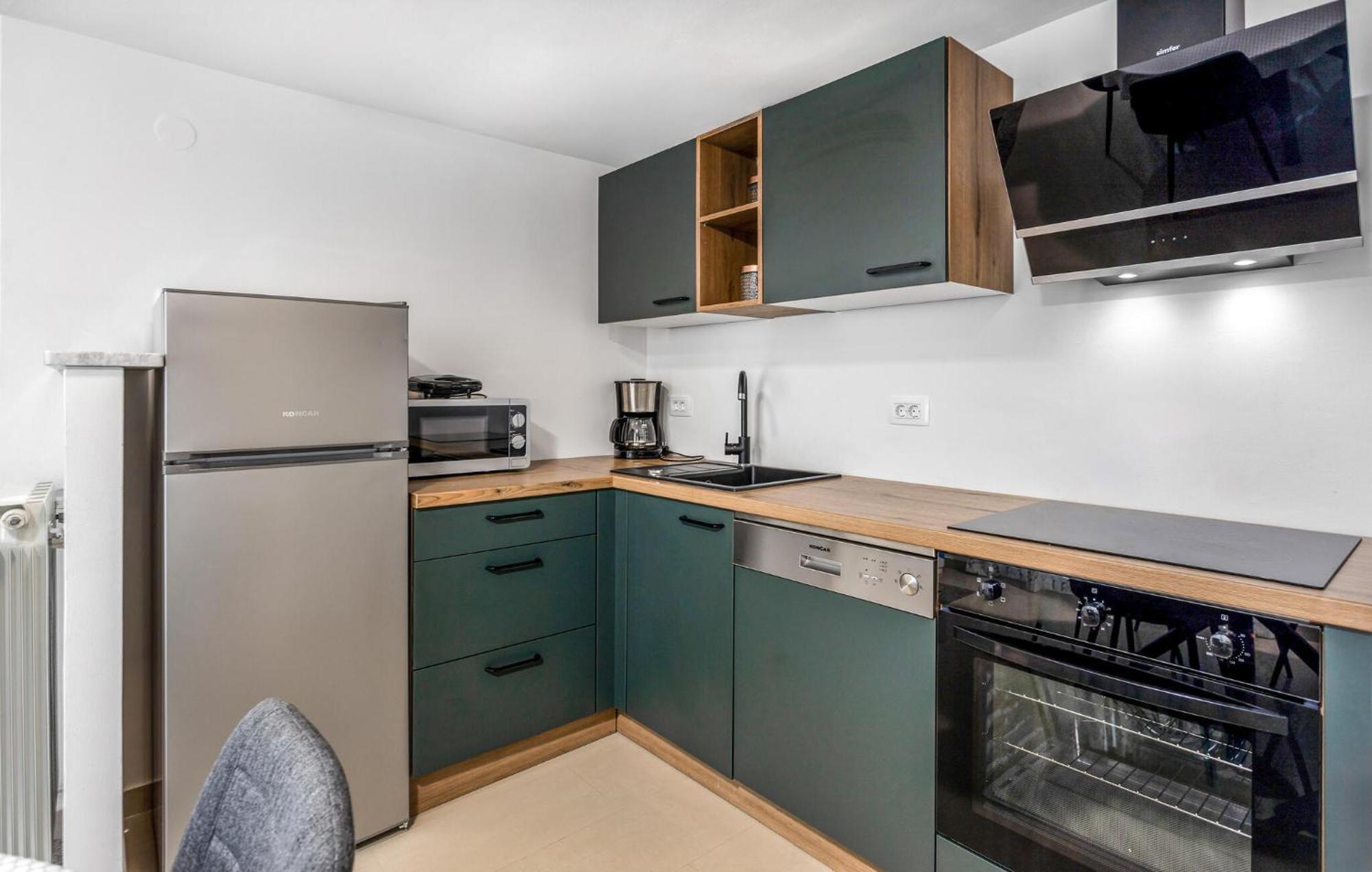 Gorgeous Apartment In Brsec With Kitchen Ngoại thất bức ảnh